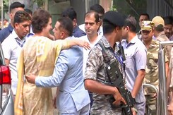 Priyanka Gandhi Drops Off Robert Vadra On Day 2 At Probe Agency ED Office Priyanka Gandhi Drops Off Robert Vadra On Day 2 At Probe Agency ED Office