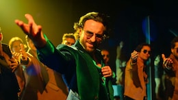 <i>Jewel Thief</i> Song <i>Jaadu</i>: Saif Ali Khan Puts Party Shoes On. Bonus - Jaideep Ahlawat