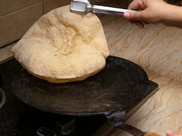 Cooking Hacks: रोटी को ज्यादा देर तक मुलायम कैसे रखें? फॉलो करें ये टिप्स... Cooking Hacks: रोटी को ज्यादा देर तक मुलायम कैसे रखें? फॉलो करें ये टिप्स...