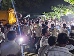 MP: खंडवा में बड़ा हादसा, कुएं की सफाई करने उतरे 8 लोग; जहरीली गैस से सभी की मौत MP: खंडवा में बड़ा हादसा, कुएं की सफाई करने उतरे 8 लोग; जहरीली गैस से सभी की मौत