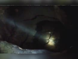 Video: काली गहरी गुफा में रहते हैं हिड़मा-देवा सहित सैकड़ों नक्सली, कर्रेगुट्टा के जंगल में जवानों ने खोज निकाला