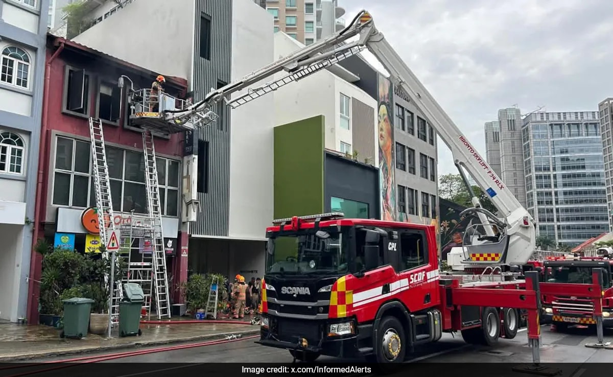 Сингапур 10 годишно момиче почина а 20 други хора включително Андхра