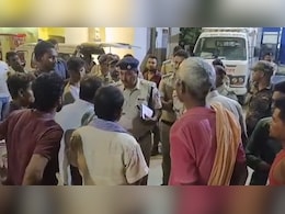 बिहार: बेगूसराय में युवक की सरेआम पीट-पीटकर हत्या, पुलिस टीम के साथ भी हुई धक्का मुक्का बिहार: बेगूसराय में युवक की सरेआम पीट-पीटकर हत्या, पुलिस टीम के साथ भी हुई धक्का मुक्का