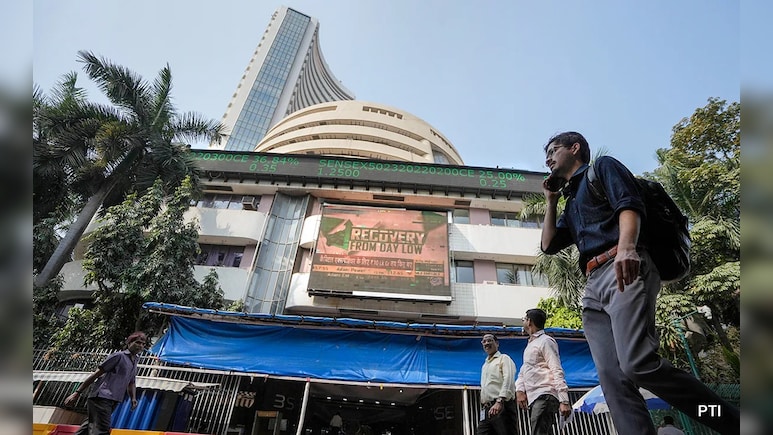 संभावनाओं का साल 2026: स्टॉक मार्केट के मजबूत रहने की उम्मीद, ऑटो और बैंकिंग सेक्टर भी रहेंगे बूम-बूम