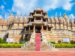 भारत के इन 5 प्रसिद्ध जैन मंदिरों में जरूर करें दर्शन, दूर-दूर से आते हैं यहां पर श्रद्धालु भारत के इन 5 प्रसिद्ध जैन मंदिरों में जरूर करें दर्शन, दूर-दूर से आते हैं यहां पर श्रद्धालु