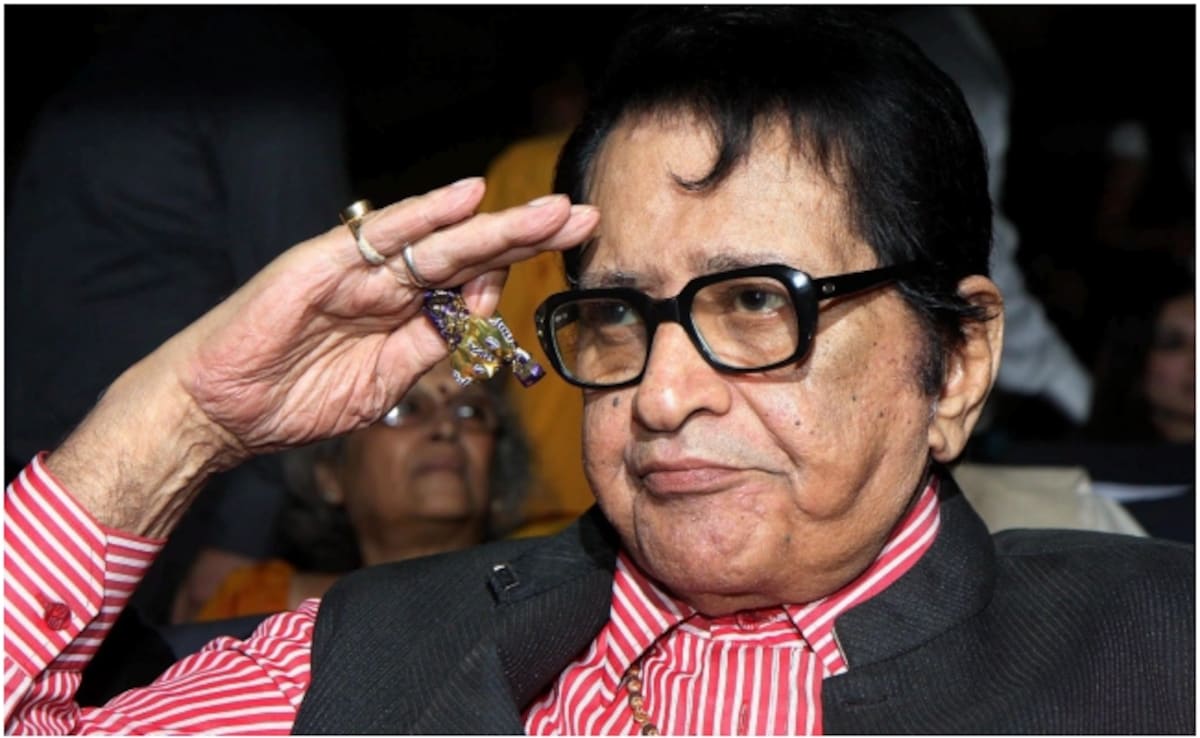 Mumbai В сърдечен жест премиерът Нарендра Моди отдаде почит на