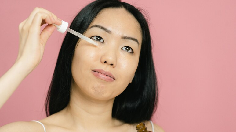 Budget में आने वाले इन शानदार Face Serum को अभी करें Try, हर Skin Problem से चुटकियों में मिलेगा छुटकारा! Budget में आने वाले इन शानदार Face Serum को अभी करें Try, हर Skin Problem से चुटकियों में मिलेगा छुटकारा!