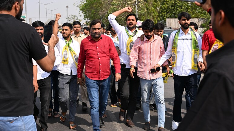 'मंत्री को पैसे देकर डमी कैंडिडेट से दिलवाई परीक्षा' SI भर्ती रद्द करने की मांग पर अड़े हनुमान बेनीवाल का बड़ा आरोप