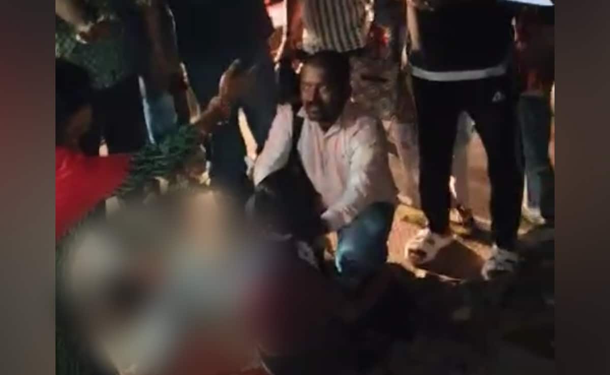 Ню Делхи 19 годишна жена е била носена няколко пъти от