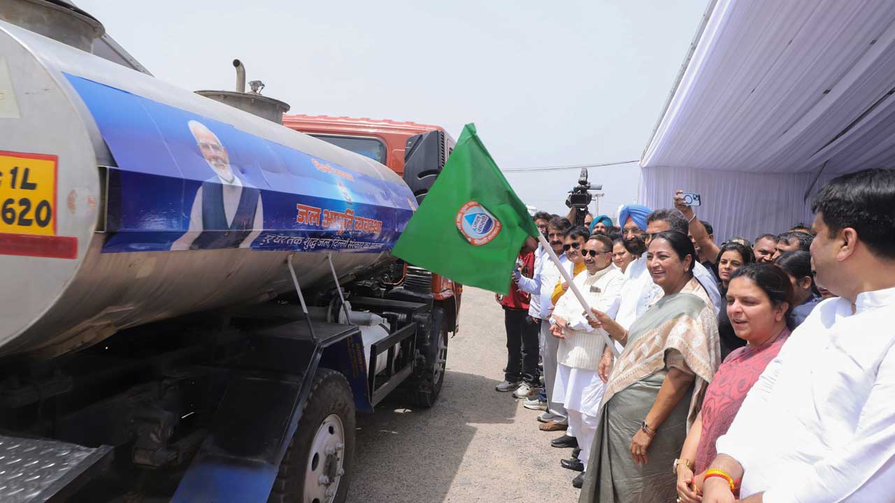Delhi Government Flags Off 1,111 GPS-Enabled Water Tankers