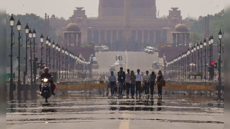 दिल्ली-एनसीआर में आज बारिश होने की संभावना, आसमान में छाए रहेंगे बादल