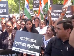 Huge Protest Outside Pak High Commission, Outrage Over Pahalgam Attack Huge Protest Outside Pak High Commission, Outrage Over Pahalgam Attack