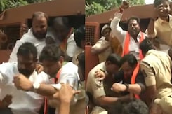 Hyderabad University Land Row Widens, BJP Team Stopped From Visiting Campus Hyderabad University Land Row Widens, BJP Team Stopped From Visiting Campus