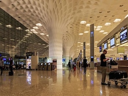 Mumbai News : बायकोपासून बँकॉक ट्रिप लपवण्यासाठी नवऱ्याची भलतीच डेअरिंग; मुंबई एअरपोर्टवर अटक Mumbai News : बायकोपासून बँकॉक ट्रिप लपवण्यासाठी नवऱ्याची भलतीच डेअरिंग; मुंबई एअरपोर्टवर अटक