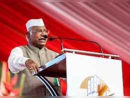 बिहार में खरगे की सभा में खाली रह गईं कुर्सियां और अब नप गए जिलाध्यक्ष, जानिए पूरा मामला बिहार में खरगे की सभा में खाली रह गईं कुर्सियां और अब नप गए जिलाध्यक्ष, जानिए पूरा मामला