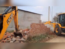 Rajasthan: धौलपुर में फिर गरजा बुलडोजर, अतिक्रमण और अवैध निर्माण को JCB मशीन से हटाया Rajasthan: धौलपुर में फिर गरजा बुलडोजर, अतिक्रमण और अवैध निर्माण को JCB मशीन से हटाया