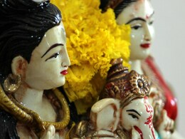 सोमवार को शिव जी को प्रसन्न करने के लिए करें ये उपाय, बरसेगी भोलेनाथ की कृपा सोमवार को शिव जी को प्रसन्न करने के लिए करें ये उपाय, बरसेगी भोलेनाथ की कृपा