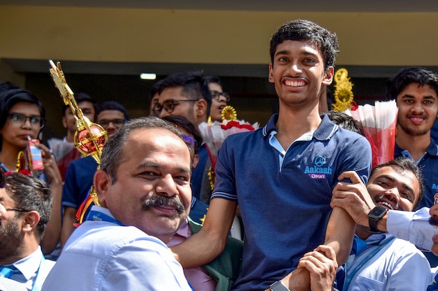 2024 के जनवरी सेशन में जेईई मेन में 100 परसेंटाइल हासिल करनेवाला एक छात्र (File) 2024 के जनवरी सेशन में जेईई मेन में 100 परसेंटाइल हासिल करनेवाला एक छात्र (File)