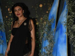 Sushmita Sen Serves Major Wedding Fashion Goals in A Black <i>Saree</i>