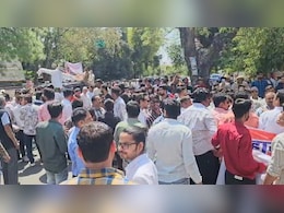 राणा सांगा पर टिप्पणी से राजपूत समाज का फूटा गुस्सा, सपा सांसद की जीभ काटने की दी धमकी राणा सांगा पर टिप्पणी से राजपूत समाज का फूटा गुस्सा, सपा सांसद की जीभ काटने की दी धमकी