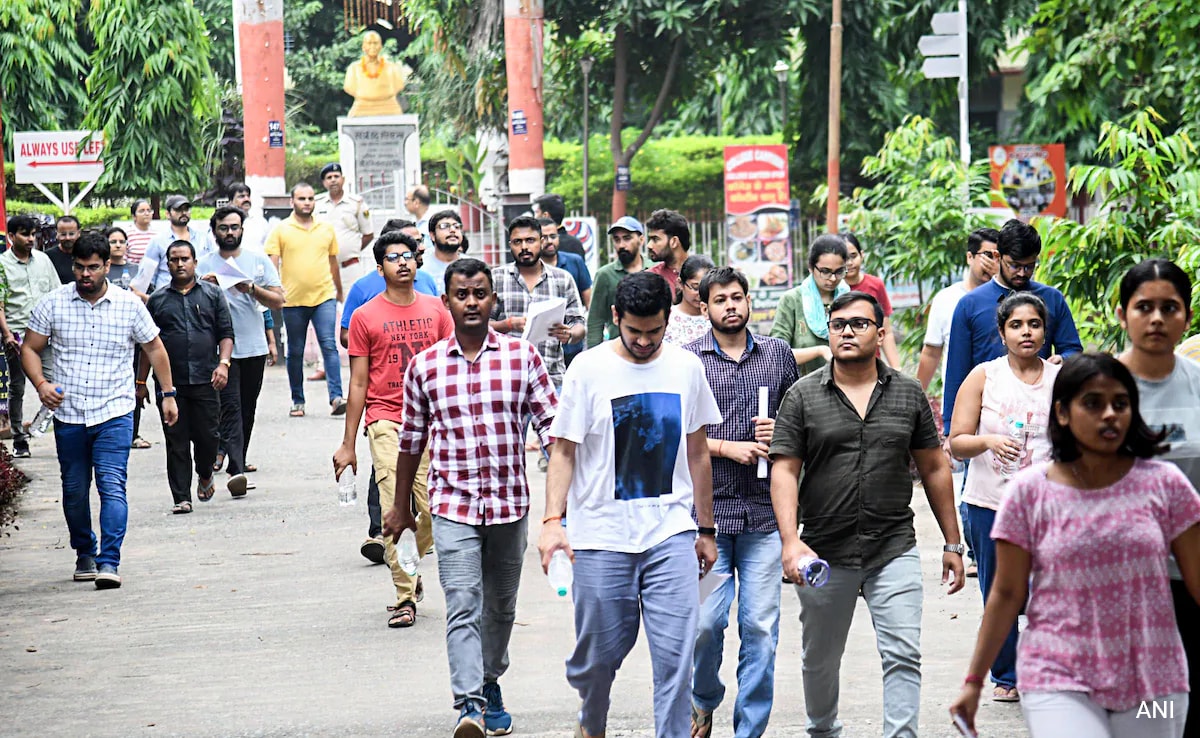 Ашиш Рагхуванши 23 годишният син на помощник под инспектор ASI Нареш Рагхуванши