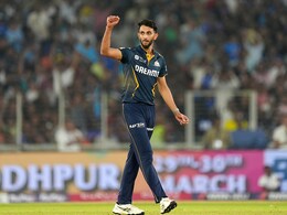 Ahead Of Clash vs Royal Challengers Bengaluru, Gujarat Titans Pacer Prasidh Krishna Reveals Chat With Coach Ashish Nehra Ahead Of Clash vs Royal Challengers Bengaluru, Gujarat Titans Pacer Prasidh Krishna Reveals Chat With Coach Ashish Nehra