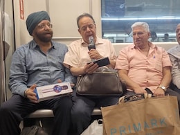 "Better Than Petty Fights": Elderly Men's Karaoke Session Inside Delhi Metro Wins Hearts "Better Than Petty Fights": Elderly Men's Karaoke Session Inside Delhi Metro Wins Hearts