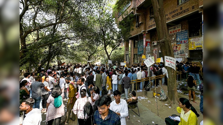 JNU हॉस्टल में वेज और नॉनवेज खाने वालों के अलग इंतजाम पर घमासान, जानें पूरा मामला