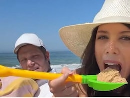 मज़ाक-मज़ाक में पति के सामने रेत खाने लगी पत्नी, आगे जो हुआ, वो आप सोच भी नहीं सकते - देखें Video मज़ाक-मज़ाक में पति के सामने रेत खाने लगी पत्नी, आगे जो हुआ, वो आप सोच भी नहीं सकते - देखें Video