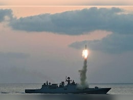 VIDEO: पाकिस्तान से तनातनी के बीच भारतीय नौसेना ने दिखाया दम, एंटी शिप मिसाइल फायरिंग की VIDEO: पाकिस्तान से तनातनी के बीच भारतीय नौसेना ने दिखाया दम, एंटी शिप मिसाइल फायरिंग की