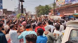 Guna Violence Update: कर्नलगंज जा रहे कार्यकर्ताओं को पुलिस ने खदेड़ा, ड्रोन कैमरा से घरों के ऊपर हो रही सर्चिंग