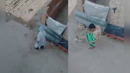 मां का दूध पी रहे डॉग के पिल्ले को पति ने लात मारकर गेंद की तरह उछाला, पत्नी ने पीट-पीटकर मार डाला&nbsp;