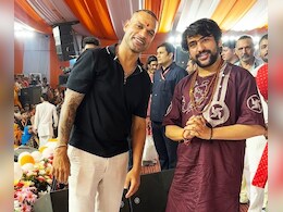 VIDEO: बागेश्वर धाम पहुंचे शिखर धवन, गुरु धीरेंद्र शास्त्री के साथ लगाए चौके-छक्के VIDEO: बागेश्वर धाम पहुंचे शिखर धवन, गुरु धीरेंद्र शास्त्री के साथ लगाए चौके-छक्के