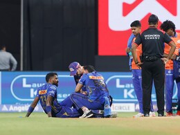 Hardik Pandya Faces Huge Injury Scare, Takes Wicket On Very Next Delivery vs SRH - Watch