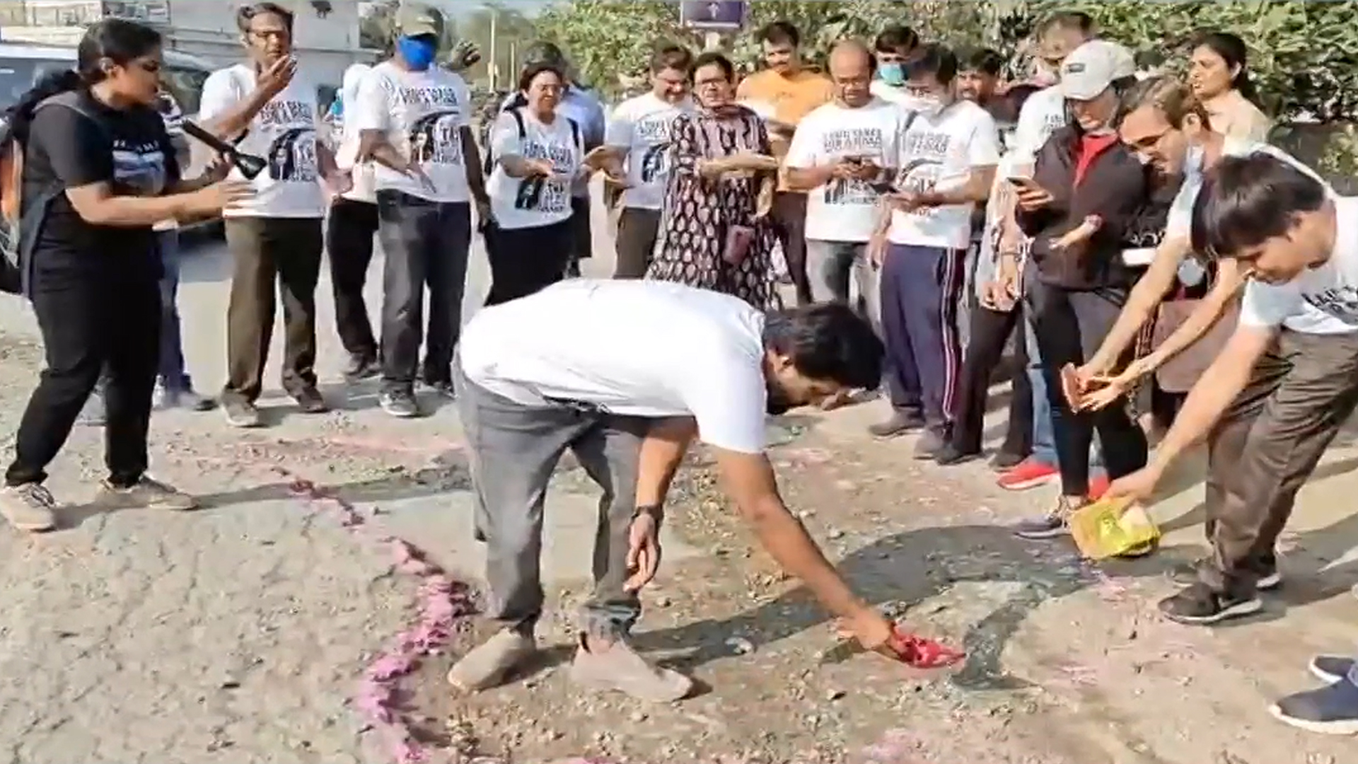 Bengaluru Residents Protest Against Poor Infrastructure