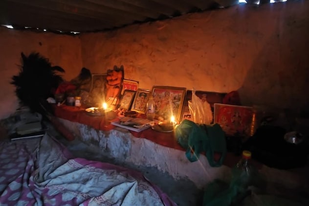 खुशी से घरों में जलाएं दीपक खुशी से घरों में जलाएं दीपक