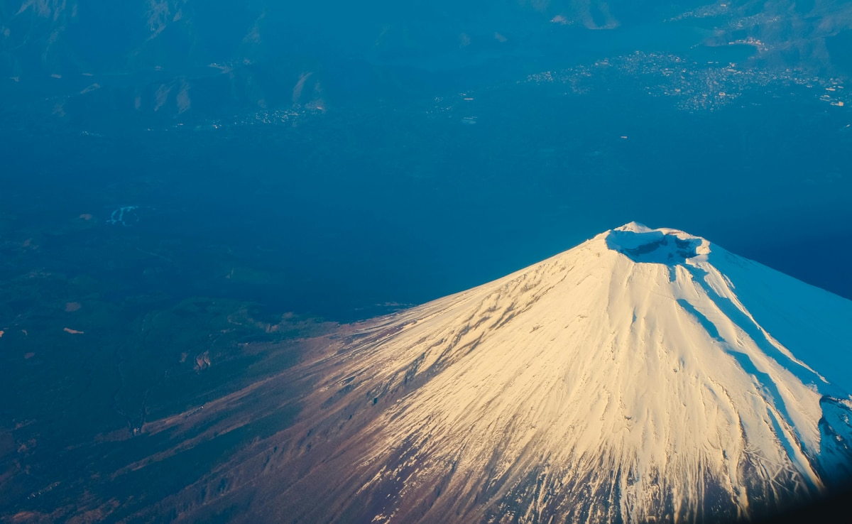 The Oldest Person To Climb Mount Fuji Is A 102-Year-Old Japanese Man