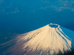 The Oldest Person To Climb Mount Fuji Is A 102-Year-Old Japanese Man The Oldest Person To Climb Mount Fuji Is A 102-Year-Old Japanese Man