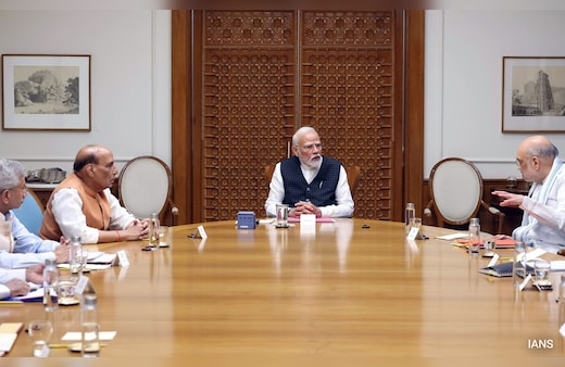 CCS Meeting Live: मिडिल ईस्ट संकट पर थोड़ी देर में पीएम आवास पर बैठक, शाह, राजनाथ, जयशंकर पहुंचे