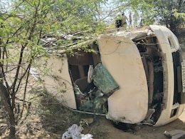 Balotara Police Accident: बालोतरा में दो कारों में भीषण टक्कर, हादसे के बाद गाड़ी में ही फंस गए ASP समेत 5 पुलिसकर्मी Balotara Police Accident: बालोतरा में दो कारों में भीषण टक्कर, हादसे के बाद गाड़ी में ही फंस गए ASP समेत 5 पुलिसकर्मी