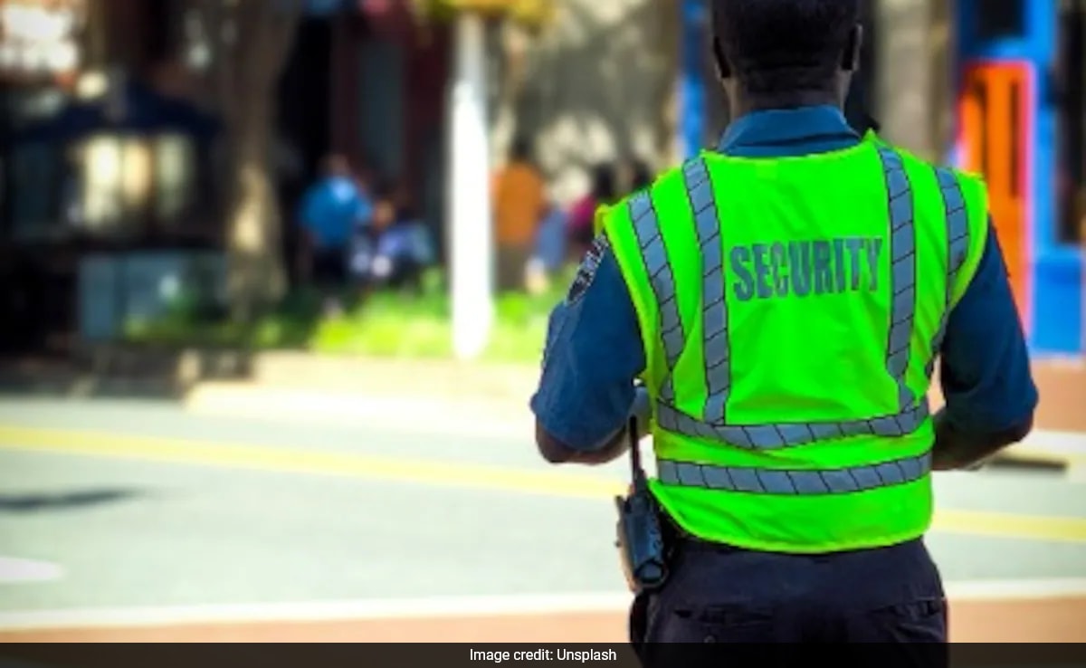 प्राइवेट सिक्‍योरिटी गार्ड की नौकरी कैसे मिलती है, कितनी होती है सैलरी