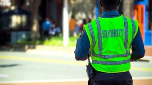 प्राइवेट सिक्&zwj;योरिटी गार्ड की नौकरी कैसे मिलती है, कितनी होती है सैलरी