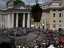 Sister Genevieve, French Nun Who Broke Protocol To See Pope's Body Sister Genevieve, French Nun Who Broke Protocol To See Pope's Body