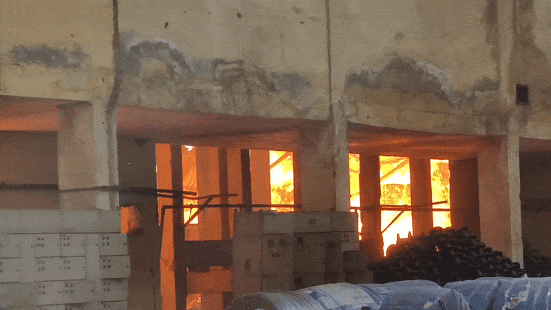 Rajasthan: जयपुर के चौमूं में प्लाईवुड फैक्ट्री में लगी भीषण आग, लाखों का सामान हुआ जलकर ख़ाक 