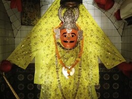 छत्तीसगढ़ का एकमात्र मंदिर, जहां मूंछ वाले हनुमान जी के होते हैं दर्शन, यहां जानें अनोखा इतिहास छत्तीसगढ़ का एकमात्र मंदिर, जहां मूंछ वाले हनुमान जी के होते हैं दर्शन, यहां जानें अनोखा इतिहास