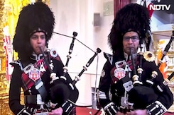Bollywood Beats With A Twist: Meet UK's Scottish-Hindu Pipe Band Bollywood Beats With A Twist: Meet UK's Scottish-Hindu Pipe Band