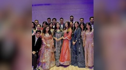 Amid Divorce Rumours, Abhishek And Aishwarya, Along With Daughter Aaradhya, Recreate <i>Kajra Re</i> Steps At Family Wedding