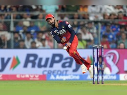MI vs RCB: बेंगलुरु के कप्तान रजत पाटीदार को जीत के बाद भी लगा झटका, इस गलती के कारण ठोका गया जुर्माना MI vs RCB: बेंगलुरु के कप्तान रजत पाटीदार को जीत के बाद भी लगा झटका, इस गलती के कारण ठोका गया जुर्माना