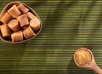 How Saffron And Jaggery Candies May Help Improve Immunity And Digestion How Saffron And Jaggery Candies May Help Improve Immunity And Digestion