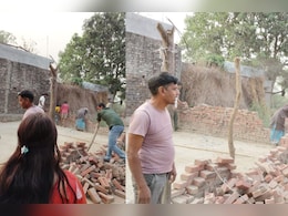 नेपाल सीमा पर अवैध मस्जिदों और मदरसों पर योगी सरकार का बड़ा एक्शन, कई निर्माणों को किया ध्वस्त नेपाल सीमा पर अवैध मस्जिदों और मदरसों पर योगी सरकार का बड़ा एक्शन, कई निर्माणों को किया ध्वस्त